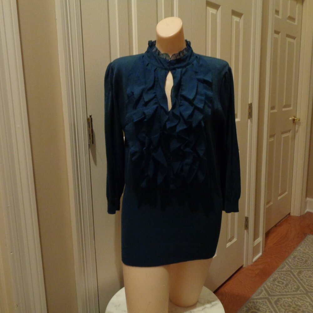 Willi Smith dark teal top! Front ruffle, keyhole neckline, stretchy knit
